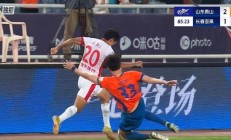 九游体育app下载-中场核心受伤，球队险胜对手