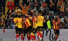 包含弗赖堡与奥格斯堡为了胜利而战，谁将胜出？的词条