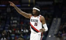 九游体育中国官网-开拓者核心双塔表现抢眼，帮助全队逆转击败雄鹿的简单介绍