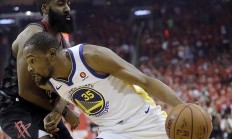 九游体育网页版登录入口-关于火箭球员合力抢分，战胜对手实现逆转的信息