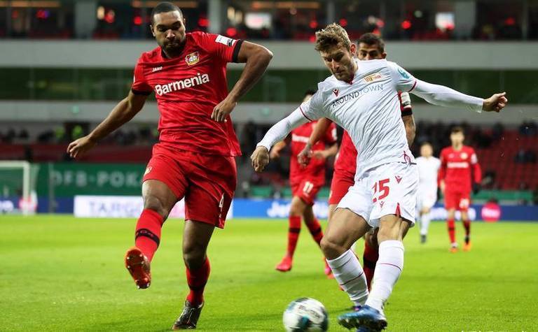 欧冠赛场：里昂对阵拜仁慕尼黑，力争晋级的简单介绍