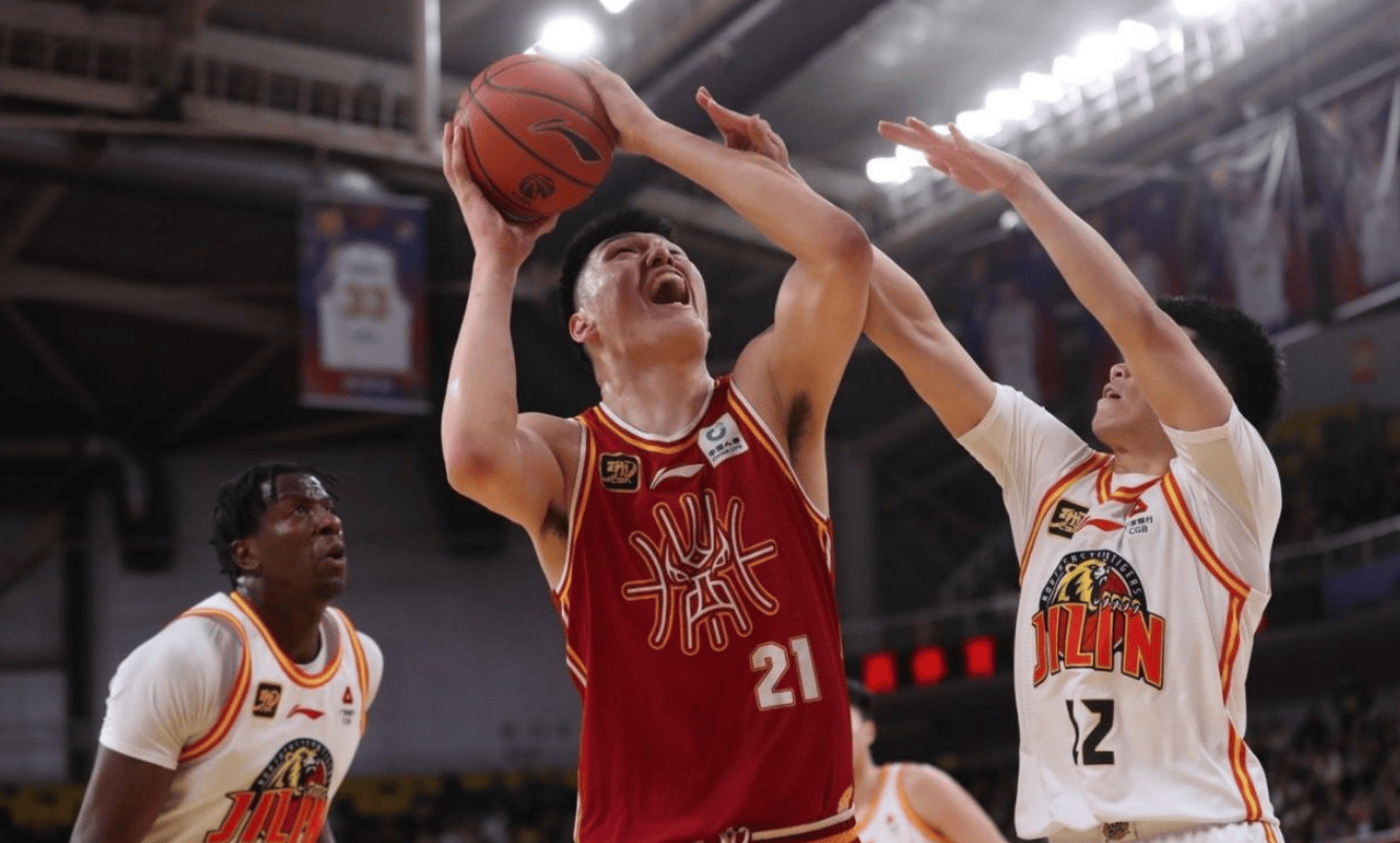 广东队主场击败辽宁,豪取五连胜 广东队主场击败辽宁,豪取五连胜