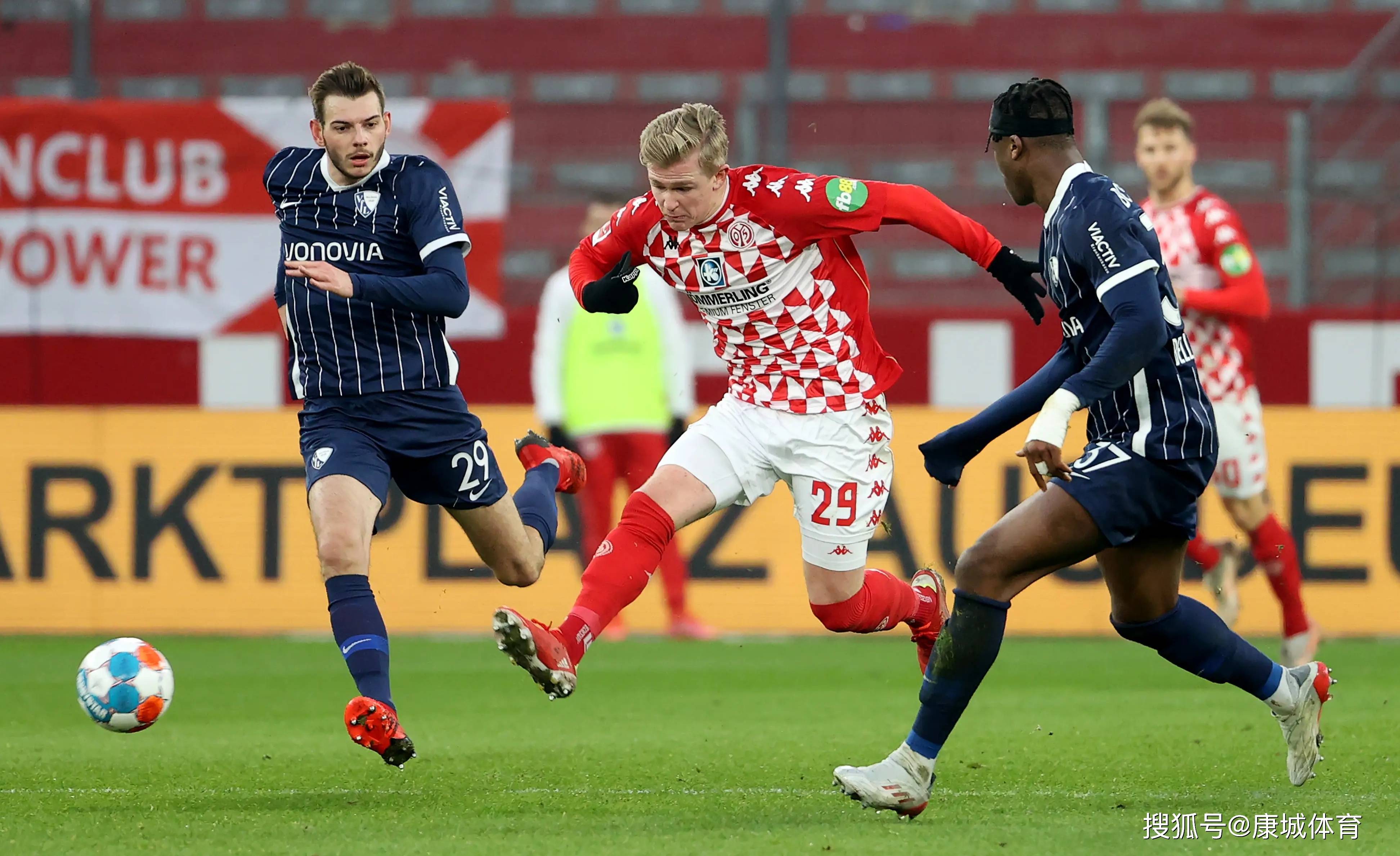 拜仁慕尼黑客场告捷，士气高昂