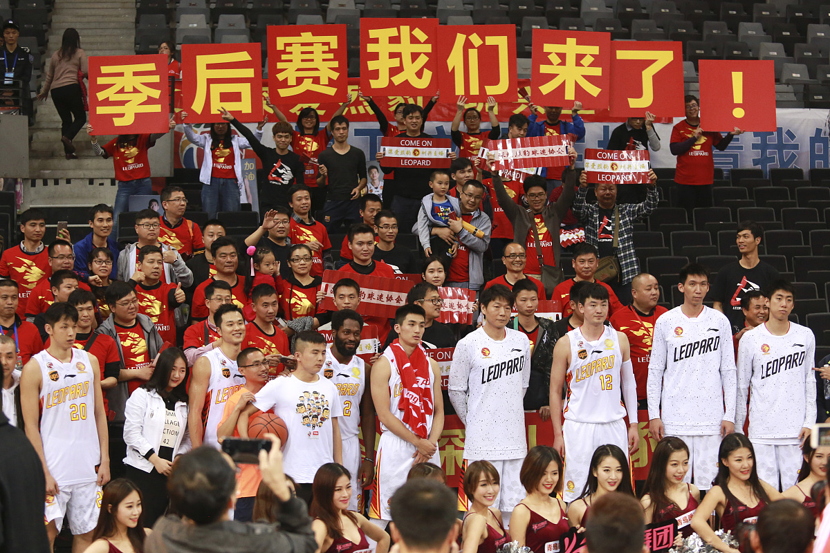 比赛中各队实力对比引发热议