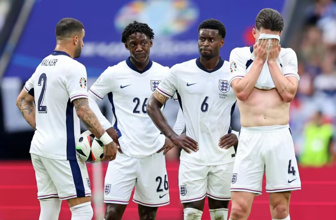 非洲足球比赛临近尾声，焦点对决挑战弱队