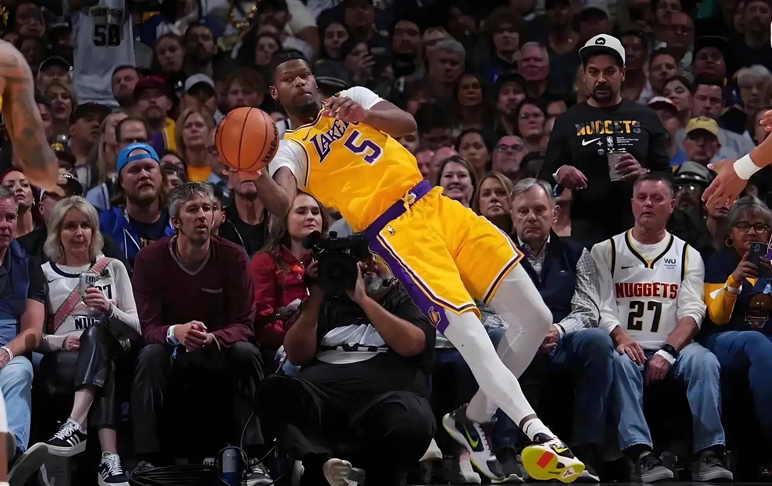 争冠球队逆袭劲敌,绝杀关键时刻 争冠球队逆袭劲敌,绝杀关键时刻