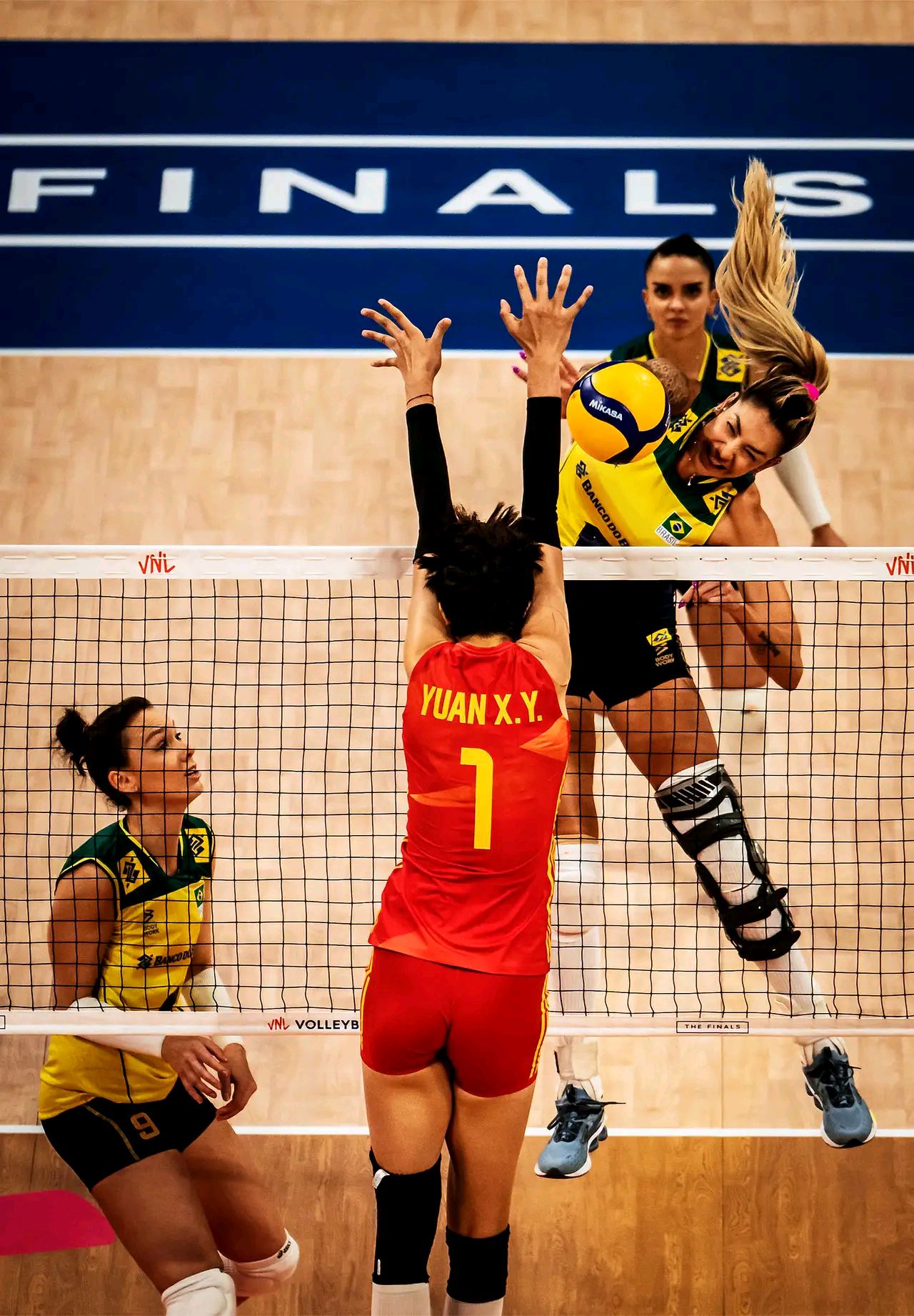 澳大利亚女排逆风翻盘,成功晋级四强 澳大利亚女排逆风翻盘,成功晋级四强