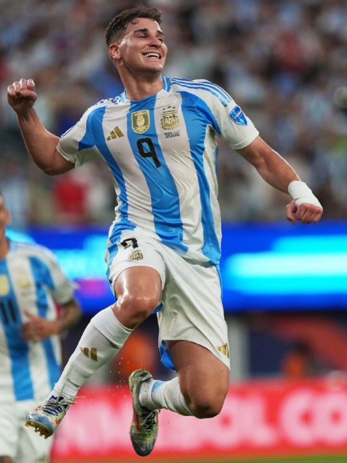 包含美国球队胜出,晋级半决赛,向冠军发起冲击的词条 包含美国球队胜出,晋级半决赛,向冠军发起冲击的词条