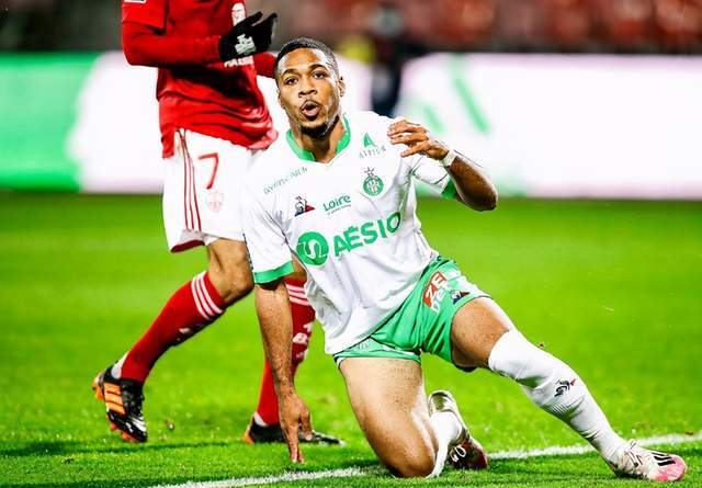 雷恩遭遇连败，保级压力增大