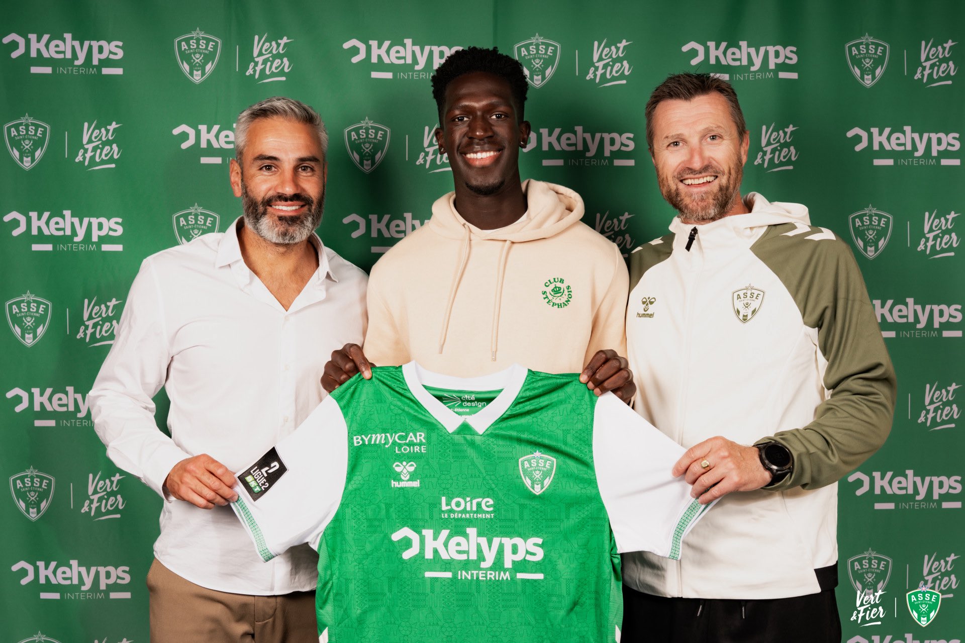 关于圣埃蒂安表现稳定，主帅盼员工全力支持的信息