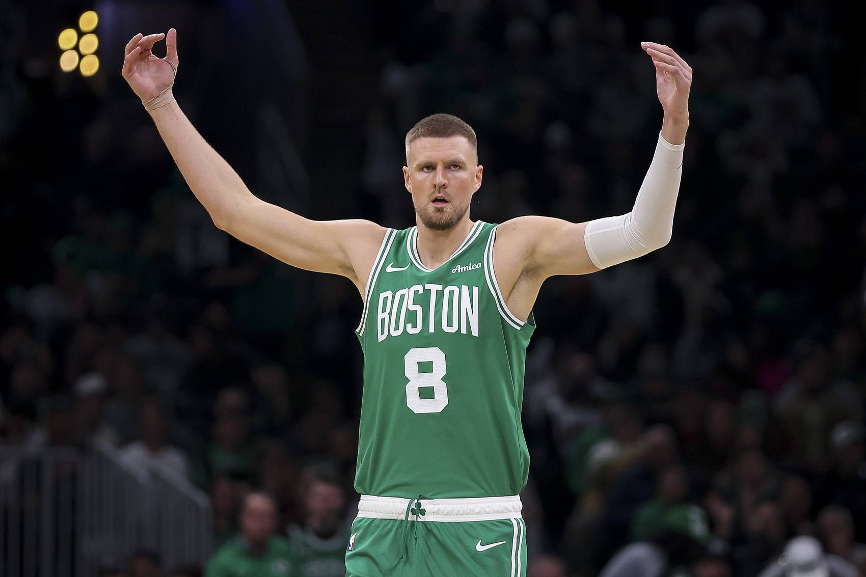 凯尔特人签下自由球员,加强内线实力以应对未来挑战的简单介绍 凯尔特人签下自由球员,加强内线实力以应对未来挑战的简单介绍