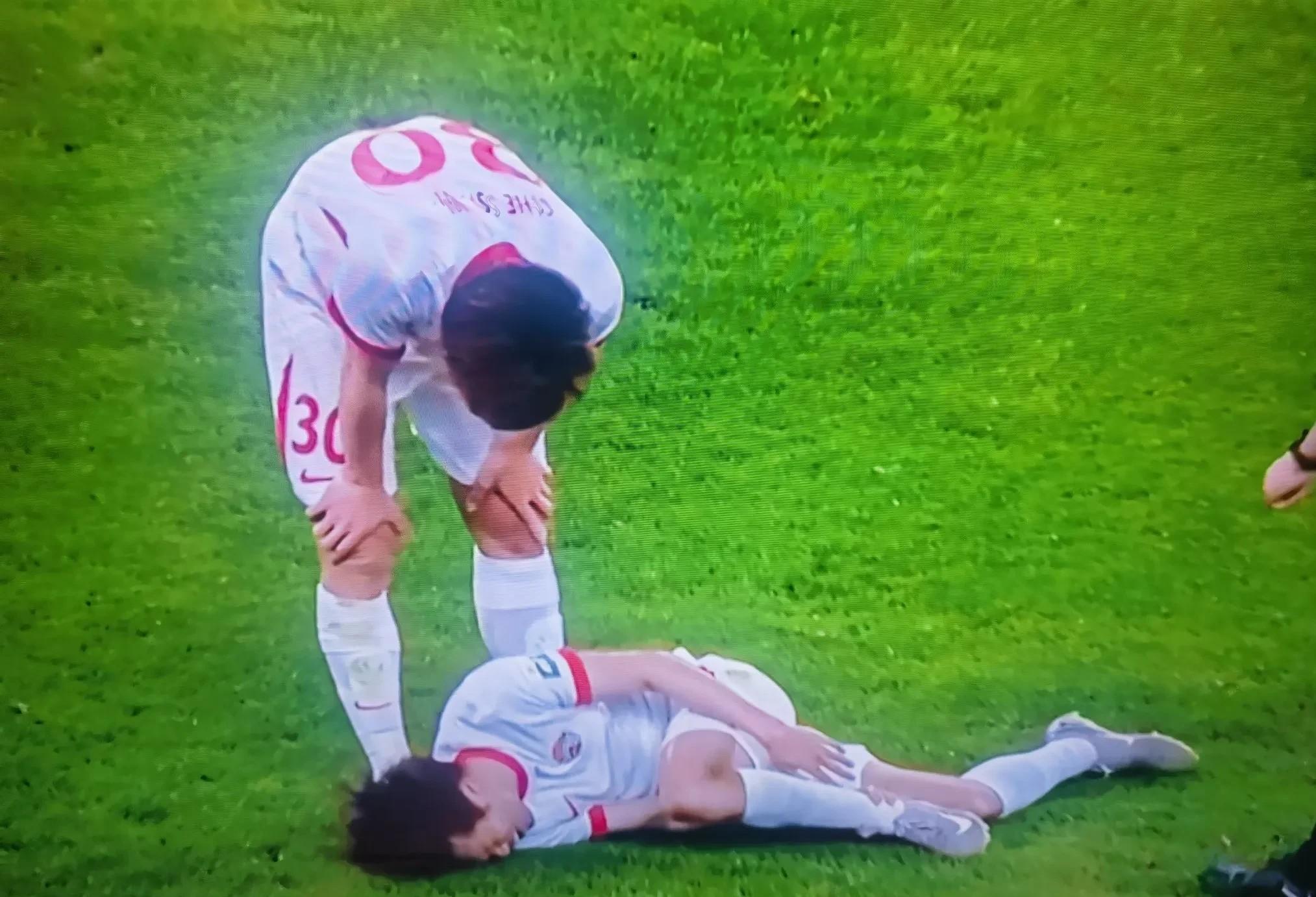 中场核心受伤，球队险胜对手