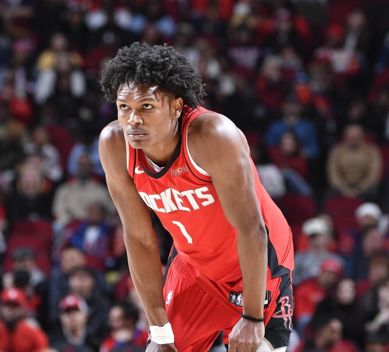 包含火箭三分手感冰凉，主场再度告负战绩不佳愁眉不展的词条