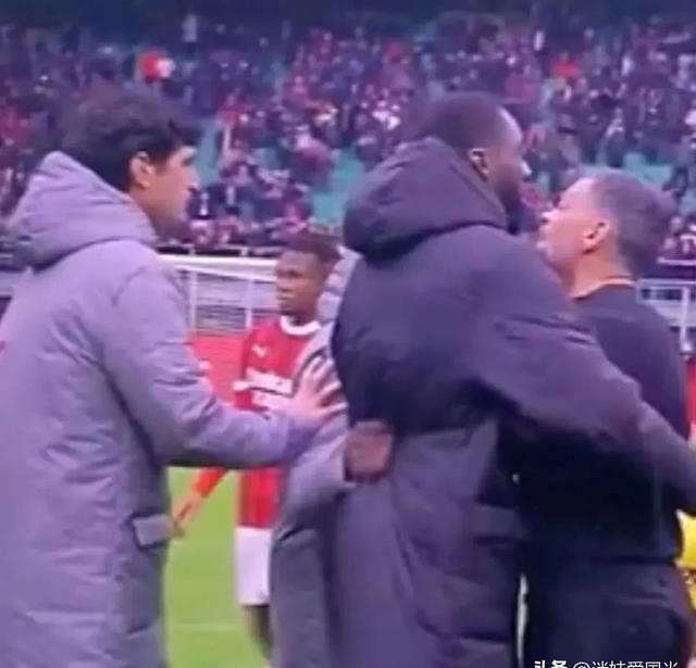 关于AC米兰力争击败帕尔马，巩固前四位置的信息