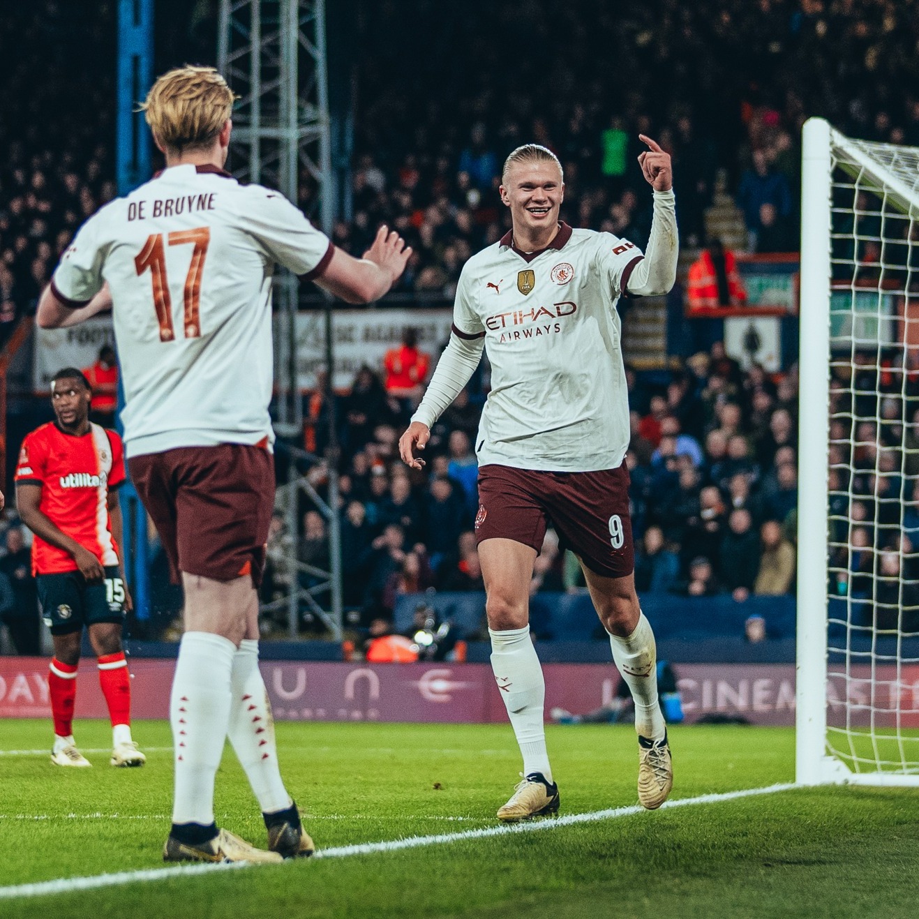 荷兰客场大胜挪威，欧预赛晋级之路越发清晰