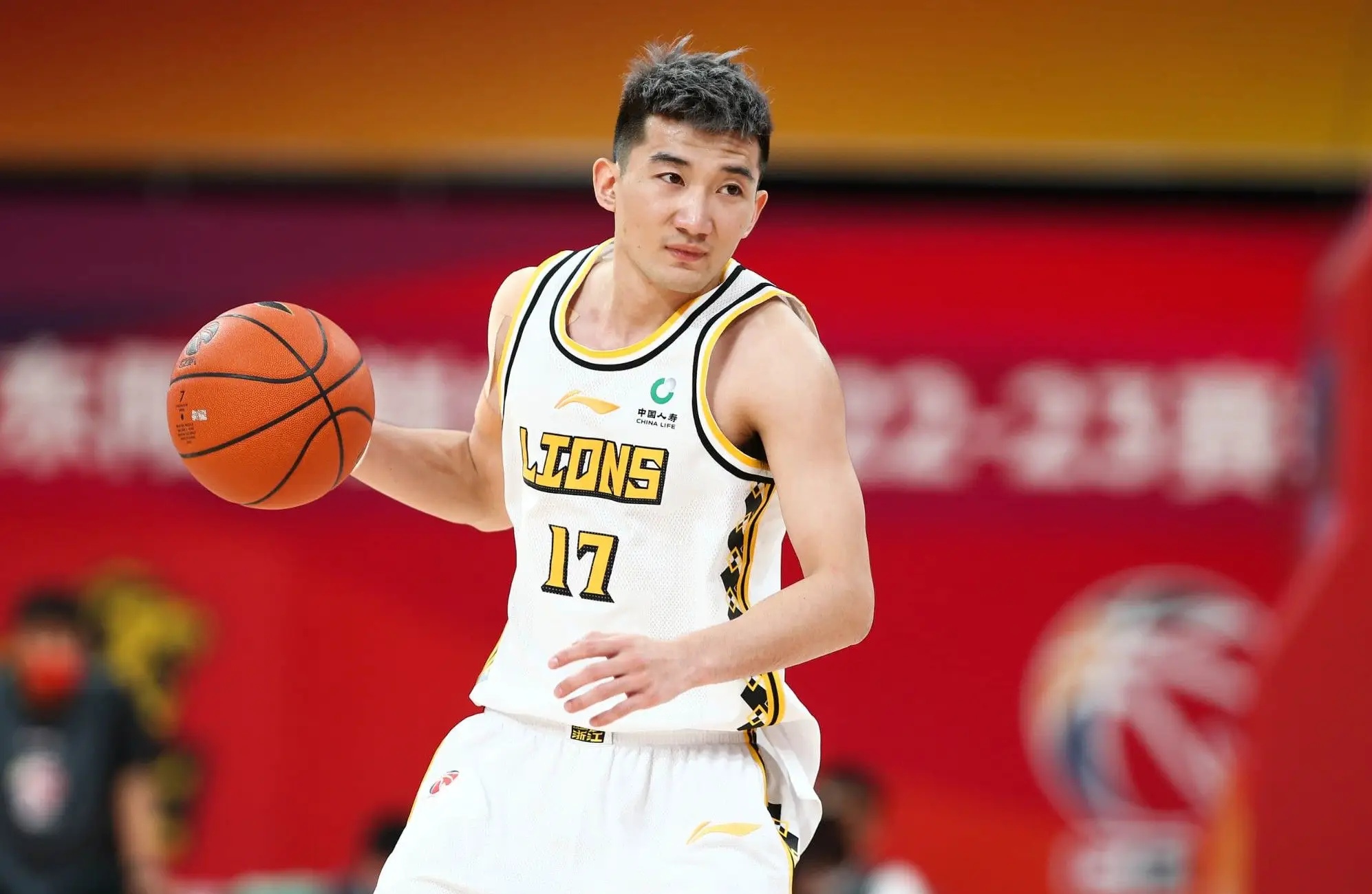 四川队在精彩比赛中掀起风暴,赢得战局 四川队在精彩比赛中掀起风暴,赢得战局