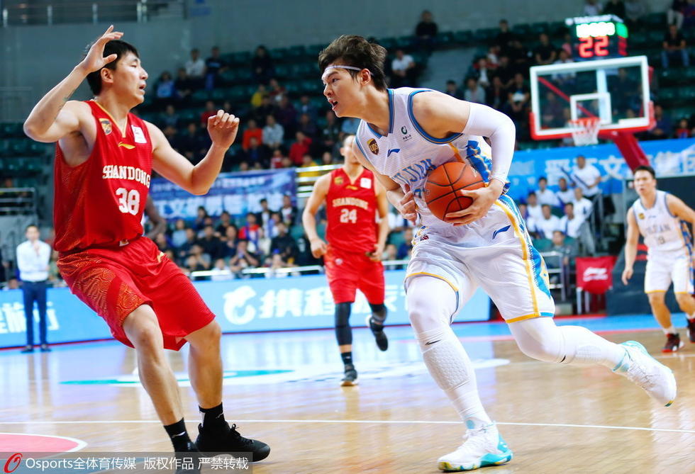 湖南男篮大胜福建队,豪取胜利 湖南男篮大胜福建队,豪取胜利